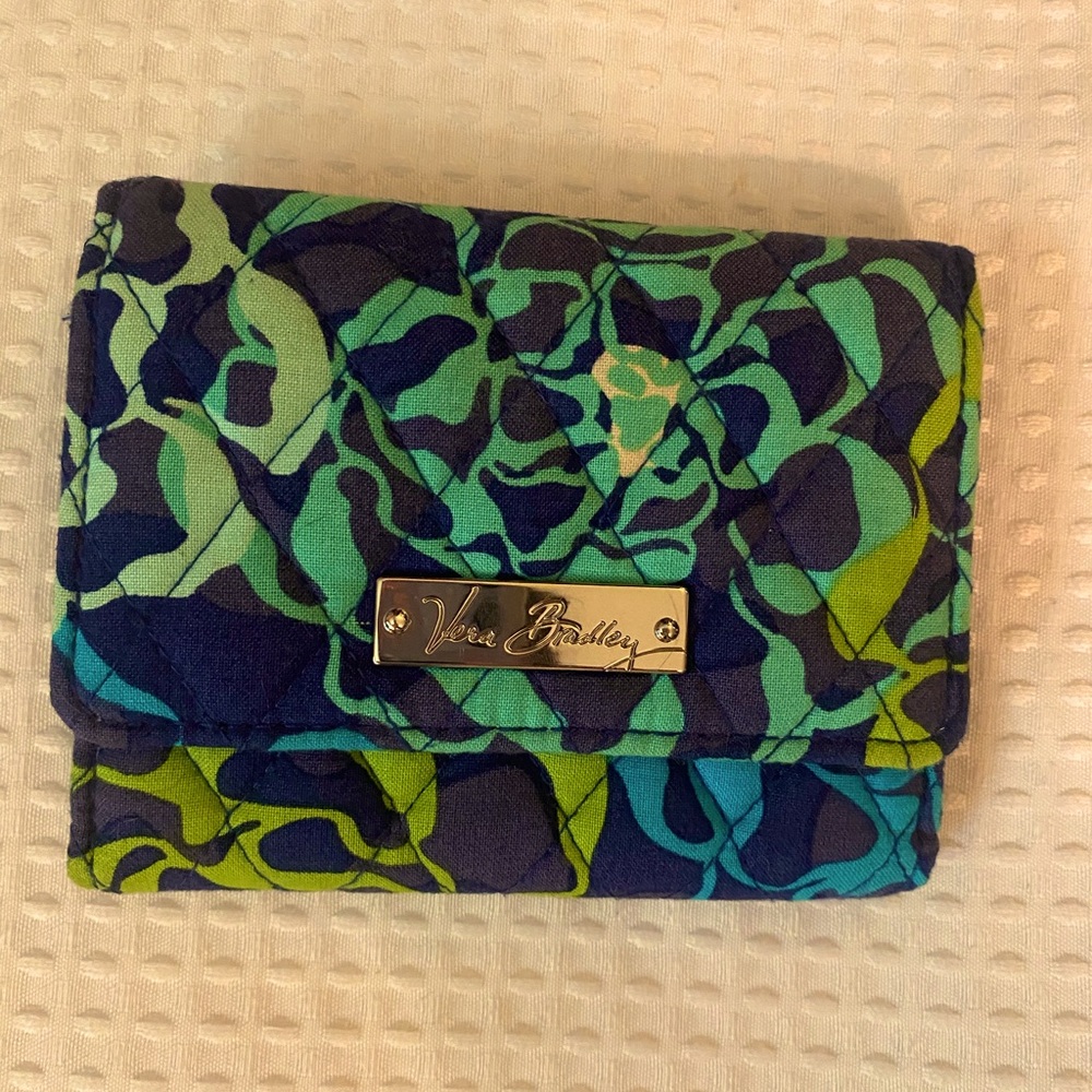 VERA BRADLEY Katalina Blues Trifold Snap Close Wallet; 5” x 4”